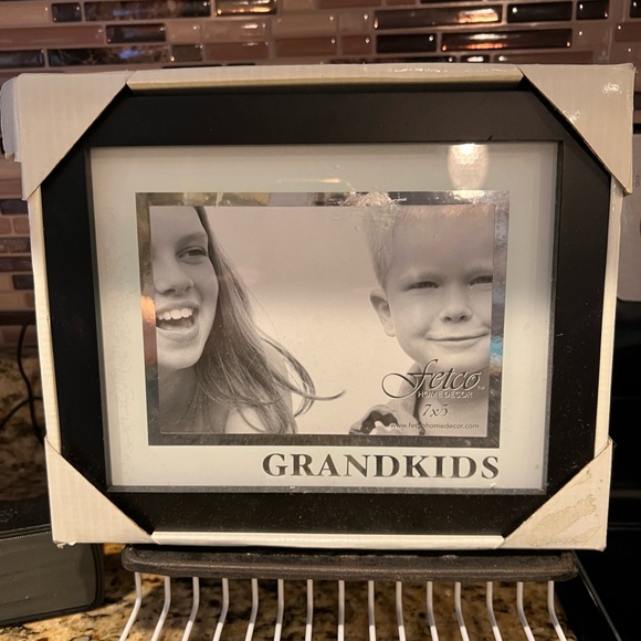 Fetco Home Decor Grandkids 7x5 Photo Frame - Picture 2 of 2
